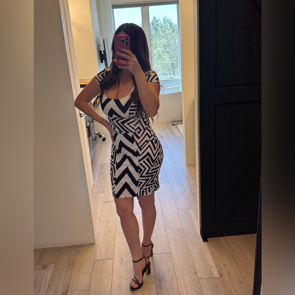 Bebe dress size small